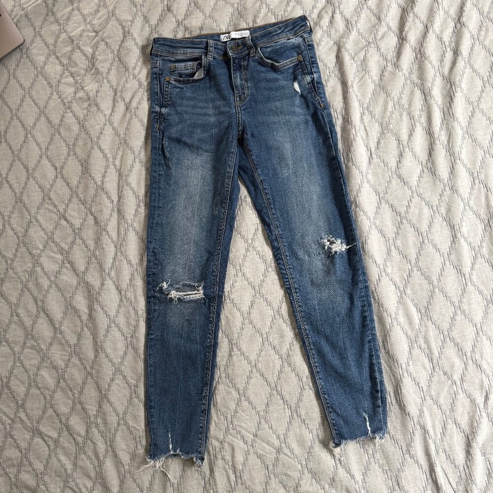 Zara Mid Rise Ripped Skinny Jeans